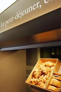 Poitiers 1 Futuroscope מלון 2*