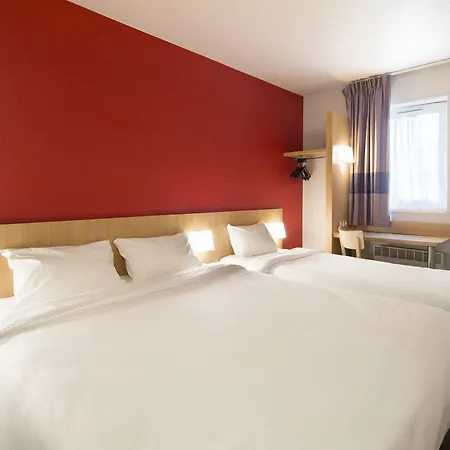 Poitiers 1 Futuroscope 2* Chasseneuil-du-Poitou