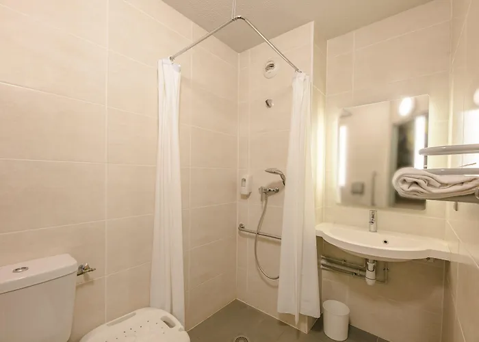 Hotel Poitiers 1 Futuroscope 2*