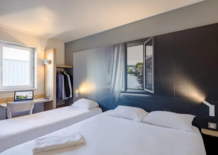 Poitiers 1 Futuroscope 2* Chasseneuil-du-Poitou