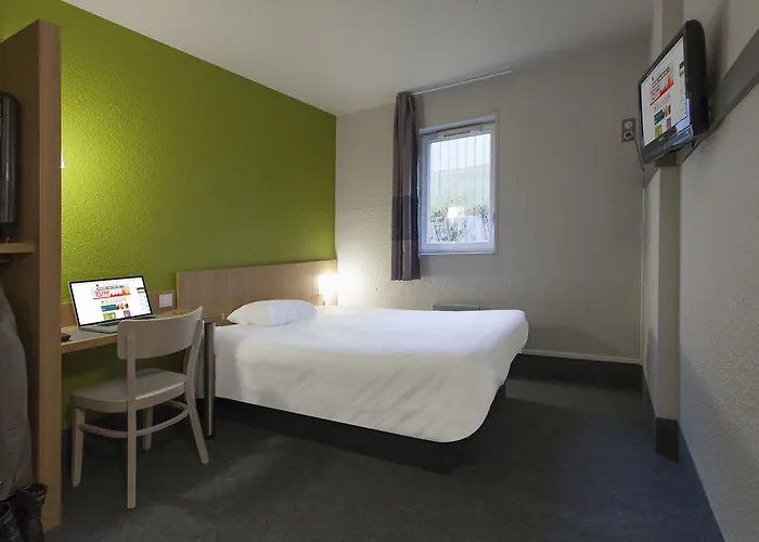 Hotel Poitiers 1 Futuroscope 2*